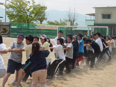 으라차차 줄다리기 